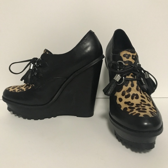 Aldo Leopard  Wedge Shoe w/ Lace-up Tassles - Picture 4 of 9